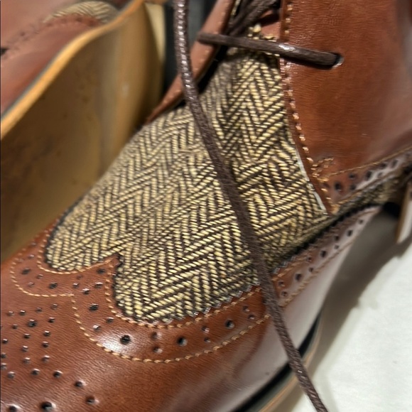Brown Chukka Boots with Leather Sole and Ankle Height - Picture 4 of 6